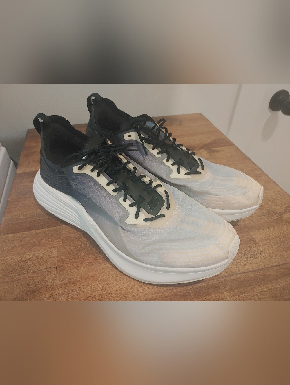 APL Streamline Men's Size 13 Excellent Condition Super Shoe. White/cream.